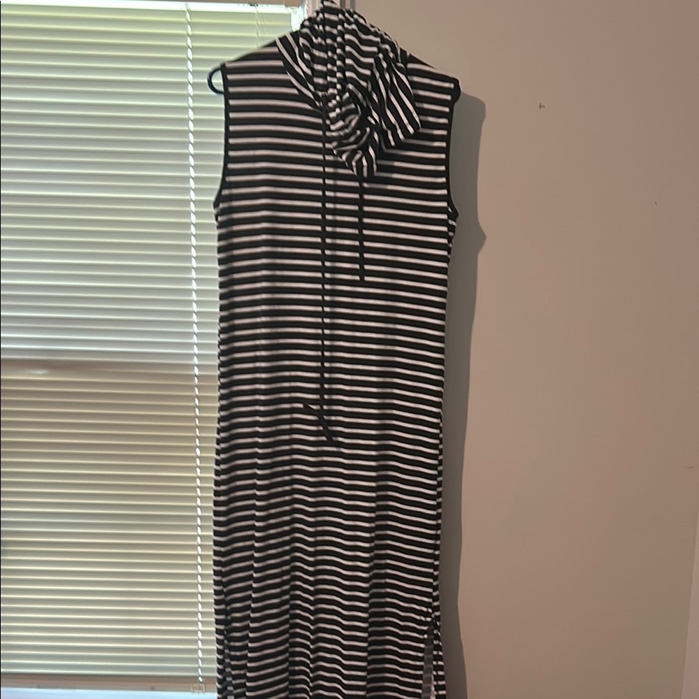 Sleeveless Black and White Striped Dress